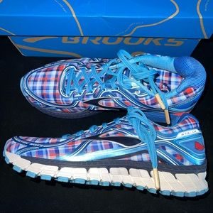 Woman’s Adrenaline GTS 16